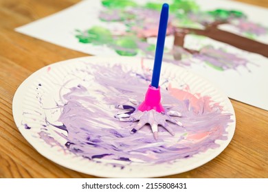 Brush in the paint palette  Children's activities  easy ideas at home  Art lessons the theme spring  Early education 