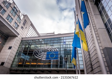 Brussels, Belgium 03.01.2022 Ukraine Flags Outside The European Parliament 