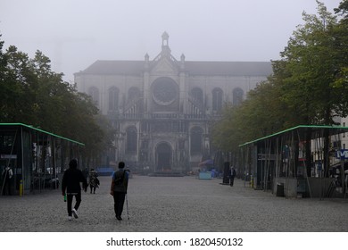 Brussels, Belgium. 22nd September 2020. Down town of Brussels in a foggy day.