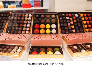 315 Godiva chocolatier Images, Stock Photos & Vectors | Shutterstock