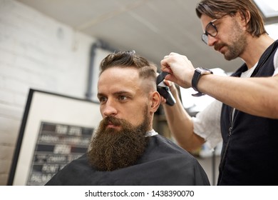 Men Hair Cut Stockfotos Bilder Und Fotografie Shutterstock