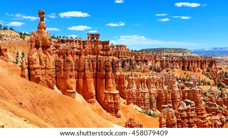 Bryce Canyon National Park hoodoos with the famous Thor's Hammer, Utah, USA