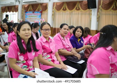 BUA KAEO KESORN SCHOOL,AMPHOE LAT LUM KAEO,PATHUMTANI THAILAND SEPTEMBER,2016 : Unidentified People Join To Retirement Party On September 29,2016 In Bua Kaeo Kesorn School,Patumtani,Thailand.