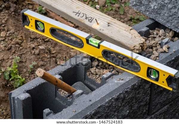 block spirit level