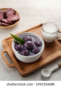 Bubur Candil Or Candil Porridge Is Porridge Made From Purple Sweet Potato Cooked With Coconut Milk, Sugar And Pandan Leaves, Tastes Is Sweet And Delicious. Selective Focus Image