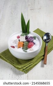 Bubur Cha Cha Or Chacha, Malaysian Style Coconut Milk Dessert With Taro, Sweet Potato, Yam, Tapioca And A Variety Of Condiments