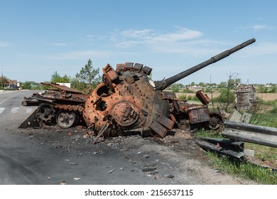 BUCHA, UKRAINE 12.05.2022 Irpin, Bucha. Atrocities Of The Russian Army In The Suburbs Of Kyiv. Russian Tank Knocked Out By The Ukrainian Army. War Of Russia Against Ukraine.