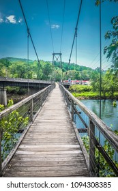 47 Buchanan swinging bridge Images, Stock Photos & Vectors | Shutterstock