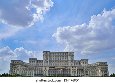 113 The Heaviest Building In The World Images, Stock Photos & Vectors ...