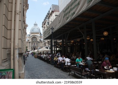 BUCHAREST, ROMANIA - JUN 12, 2014: Outdoor Dining At Caru' Cu Bere, 