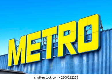 Bucharest, Romania June 2022 : Metro Logo Of A Supermarket. Metro Cash And Carry Is A Leading International Player In Self Service Wholesale Trade	
