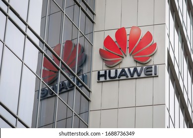 519 Huawei europe Images, Stock Photos & Vectors | Shutterstock