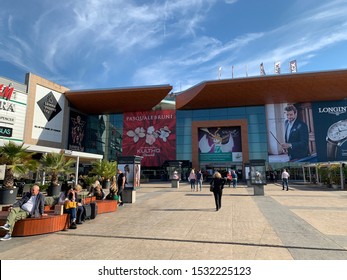 30 Shooping Center Signs Images, Stock Photos & Vectors | Shutterstock