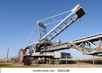 Bucketwheel Reclaimer, Used At Oil Sands Mines In Alberta, Canada