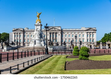 Buckingham Palace With No People Around On A Summer's Morning