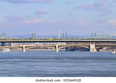 Budapest Hungary 26February 2021
Elisabeth Bridge And Árpád Bridge Are A Bridges That Crosses The Danube River In Budapest, Connecting The City Of Buda With Pest. 