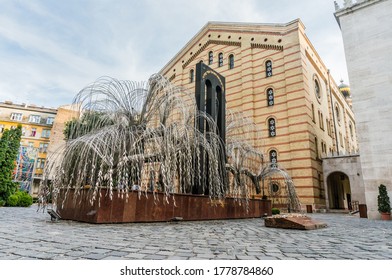 Budapest, Hungary - August 26th 2018. Holocaust Memorial At Great Synagogue, Dohany Street. Largest Jewish Temple In Europe, Center Of Neolog Judaism