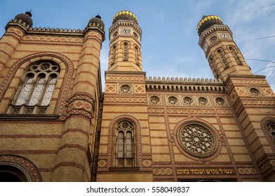 BUDAPEST, HUNGARY. November 25, 2016. The Great Synagogue In Budapest, Also Known As A Dohány Street Synagogue, A Center Of The Neolog Judaism. Budapest Synagogue Stock Image.