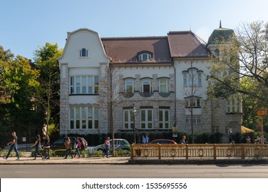 Budapest, Hungary - October 01, 2019: Budapest Streets And Beautiful Buildings. Andrassy Avenue (Hungarian: Andrássy út) Is A Boulevard In Budapest, Hungary, Dating Back To 1872.