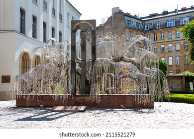 BUDAPEST, HUNGARY - September 06, 2021: Tree Of Life - A Monument To The Victims Of The Holocaust In The Dohány Street Synagogue In Budapest, Hungary