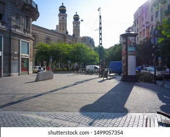 BUDAPEST, HUNGARY - September 25, 2018: Old Historic Buildings Of Budapest And The Dohány Street Synagogue, The Largest Synagogue In Europe And A Center Of Neolog Judaism.