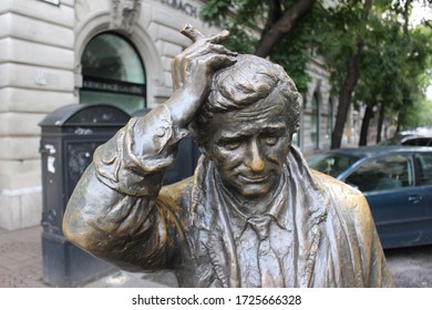 Budapest / Hungary - September 3 2018: Statue Of Lieutenant Columbo (actor Peter Falk) On Miksa Falk Street