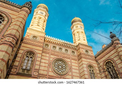 Budapest - Dohány Street Synagogue - The Largest Synagogue In Europe
