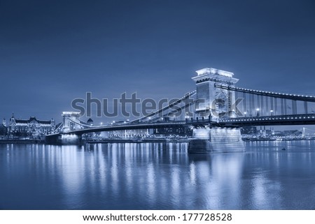 Similar – Foto Bild Nachtmalerei der Donau, die durch Budapest fließt.