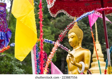 Buddha Image In Parade At The End Of Buddhist Lent Day