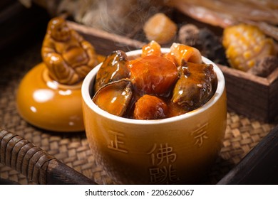 Buddha Jumps Over the Wall，Fujian cuisine. Translation: 