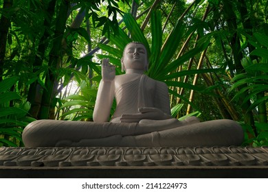 Buddha Statue Jungle Stock Photo 2141224973 | Shutterstock