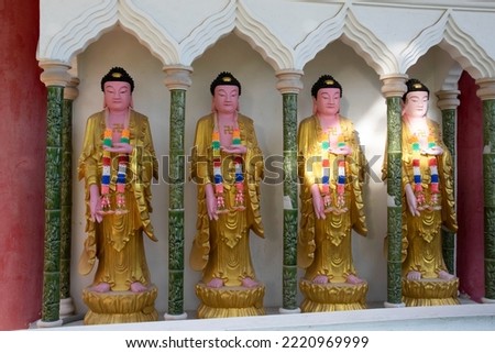 Buddha statues in a row in the kek lok si temple in George town Penang , Maleisie Stockfoto © 