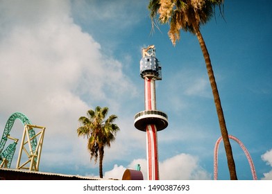 Buena Park, California - November 15 2018: The Sky Cabin At Knott's Berry Farm, Rising Above The Roller Coasters And Palm Trees. 