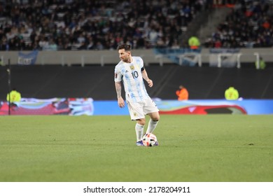 Buenos Aires; 10 De Octubre De 2021: Eliminatory Qatar 2022, Argentina Vs Uruguay, Messi Think With The Ball.