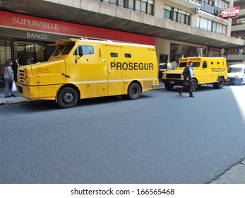 BUENOS AIRES, ARGENTINA - 6 OCTOBER 2009: The Special Banks Convoy Takes Out From Bank Money On October 6, 2009 In Buenos Aires, Argentina.