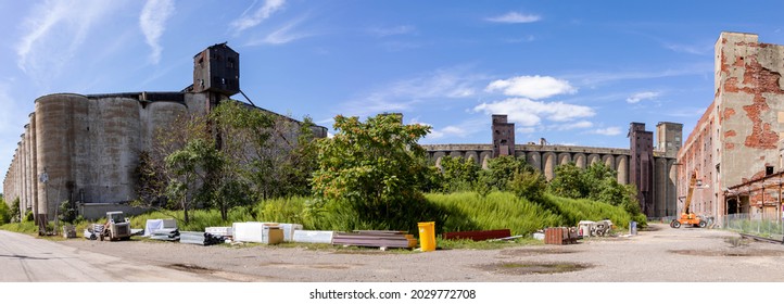 Buffalo , NY, USA - August 15, 2021 :  Redevelopment Project At Abandonded Grain Silos Along Waterfront In Buffalo, NY.