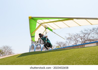 Build And Hang-gliding From Above Delta Wing