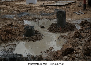 Building Construction Start from the ground up to the upper floor. As a way to transport other buildings such as concrete, steel and wood