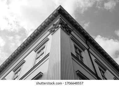 Building corner from bottom view