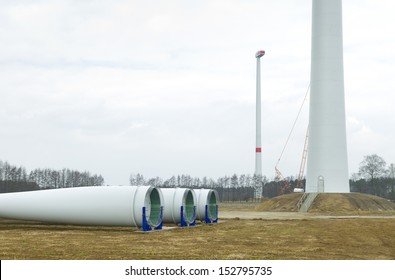 building up a new wind turbine park