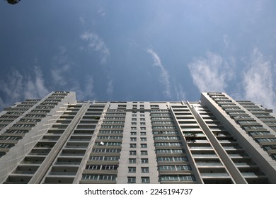 A building up to the sky