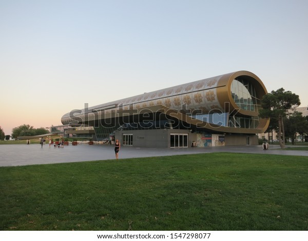 Buildingbakuazerbaijanjuly 2019 Modern Building Baku 600w 1547298077 