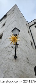 Buildings, lanterns and star objects
