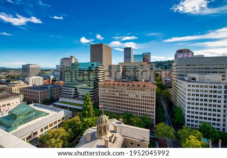 Buildings and skyscrapers of Portland, aerial view - Oregon.