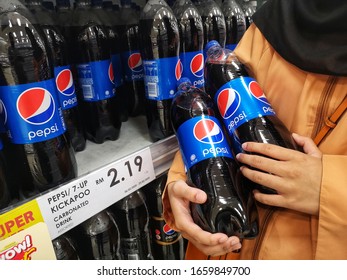 Holding Pepsi Images Stock Photos Vectors Shutterstock