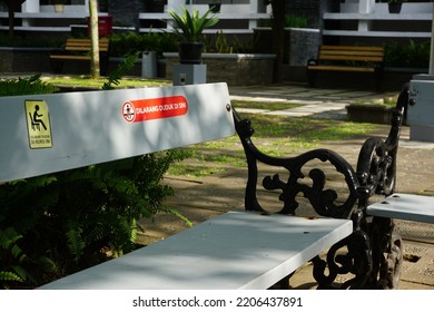 Bulaksumur, Yogyakarta Indonesia – October 25 2021: The Quiet Atmosphere Of The Campus Of The Faculty Of Social And Political Sciences, UGM During The Covid 19 Pandemic. Fisipol UGM, San Siro, Sepi.