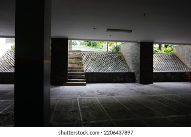 Bulaksumur, Yogyakarta Indonesia – October 25 2021: The Quiet Atmosphere Of The Campus Of The Faculty Of Social And Political Sciences, UGM During The Covid 19 Pandemic. Fisipol UGM, San Siro, Sepi.