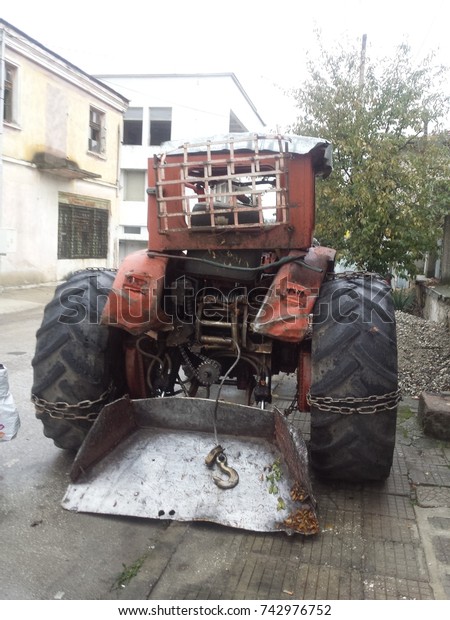 Bulgaria, Pazardzhik, 25.10.2017. Very old tractor\
model that still\
works.