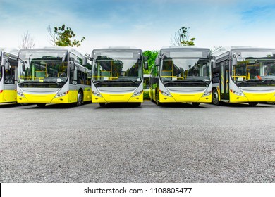 Bulk parking of electric buses in parking lot
