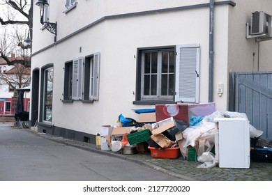 Bulky Waste, Old Furniture, Tables, Used Things On The Street Before It Is Collected, Problem Of Shredding Garbage, Disposal Of Bulky Refuse, Is Diverted For Recycling, Pollution Of Nature